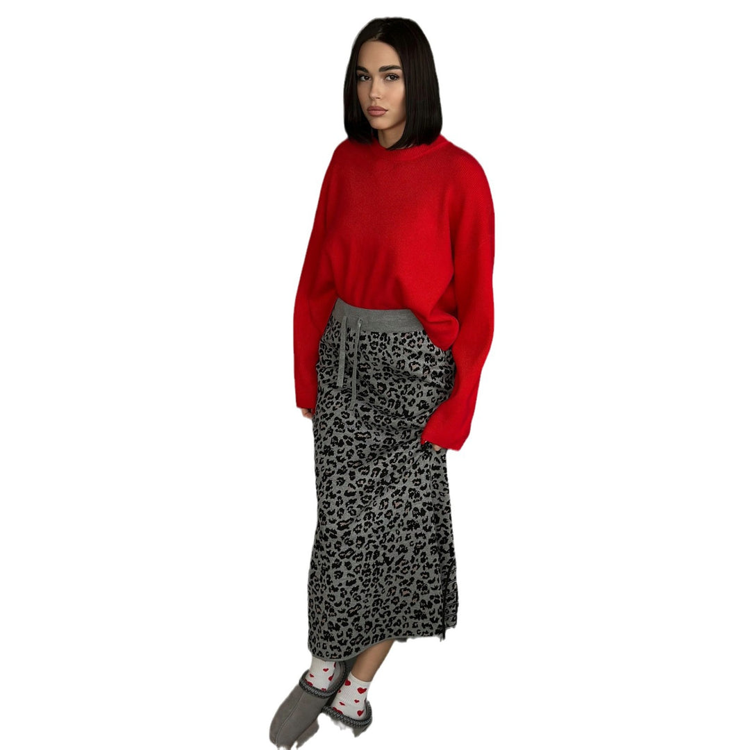Midi skirt for women with leopard pattern and slit design Lune London