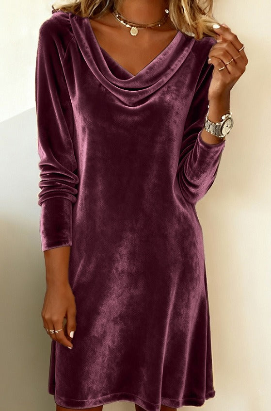 Robe à col drapé élégante et décontractée pour femmes en tissu velouté Chic & Stil