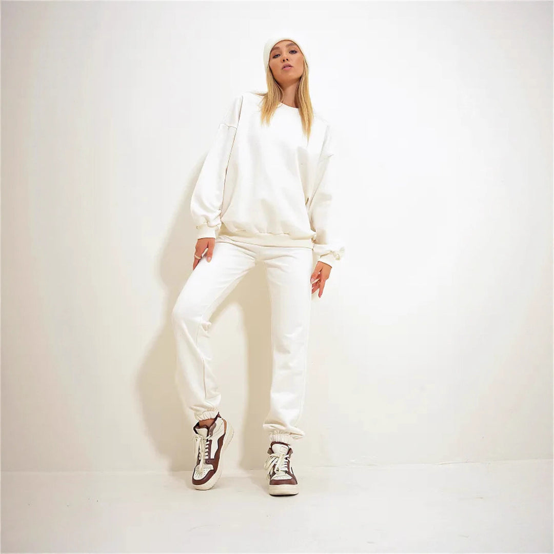 Casual set for women with loose top and comfortable pants Lune London