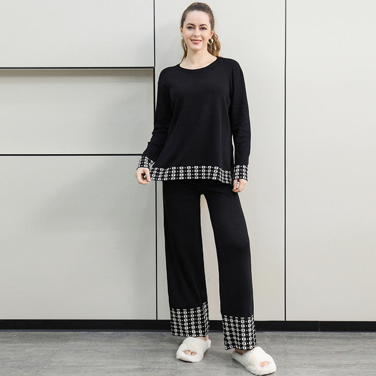 Lune London elegant knitted loungewear set for women with decorative contrasting finishes