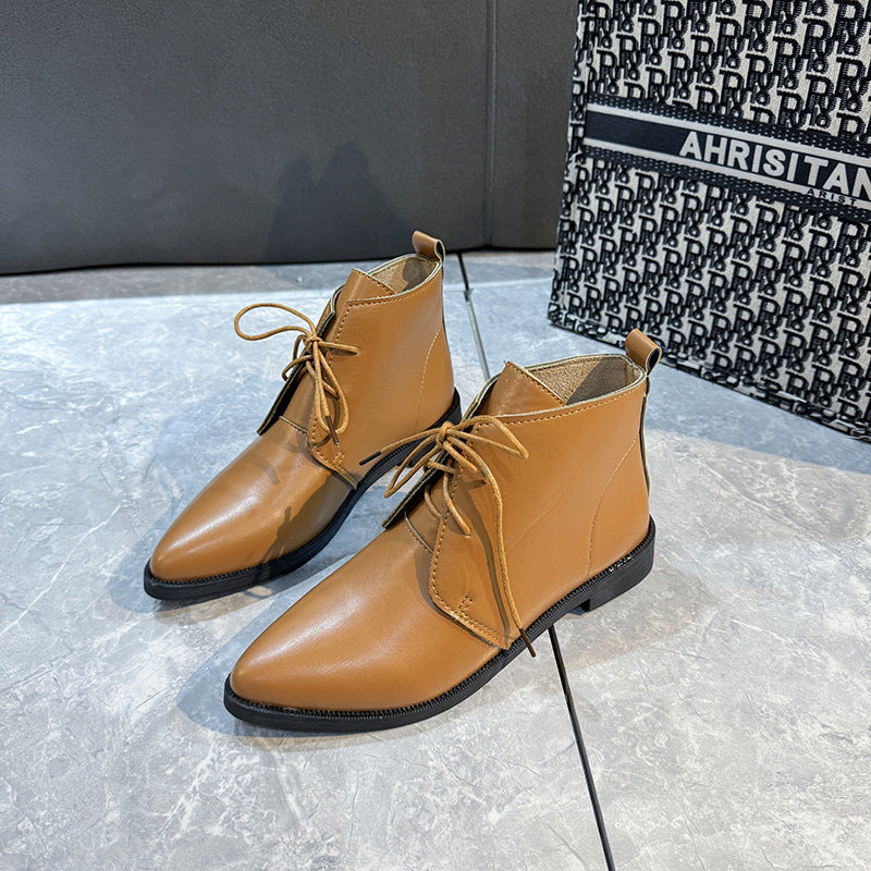 Elegant women's boots with a pointed toe and high-quality leather Lune London
