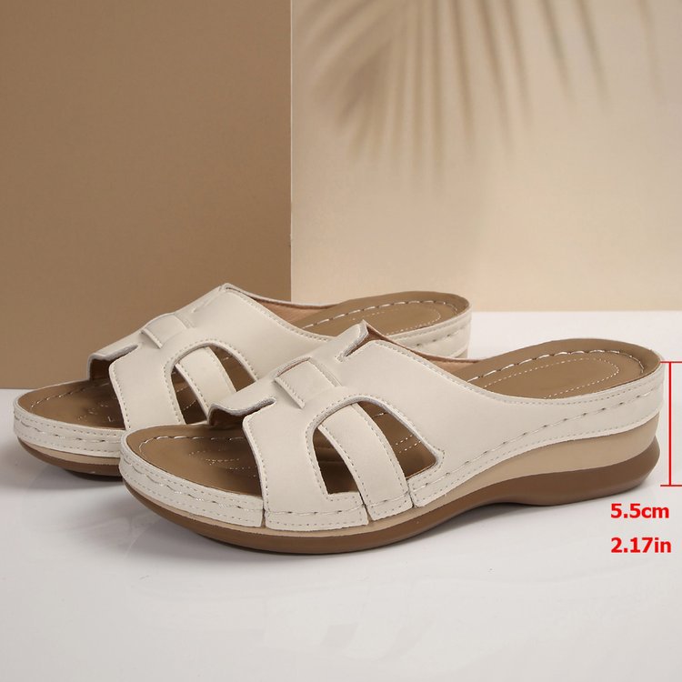 Comfortable slip-on sandals for women with anatomical sole and adjustable straps Lune London