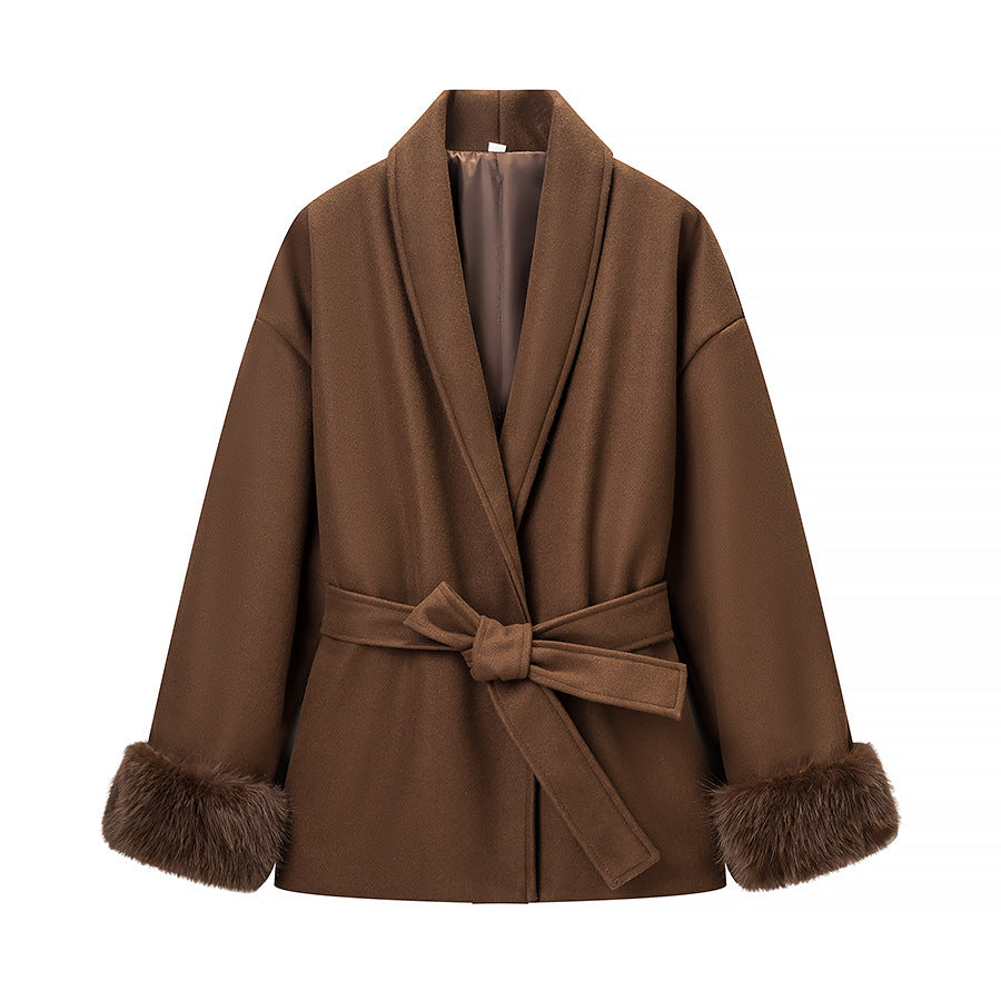 Veste féminine à la mode avec col doux doublé et ceinture à nouer Chic & Stil
