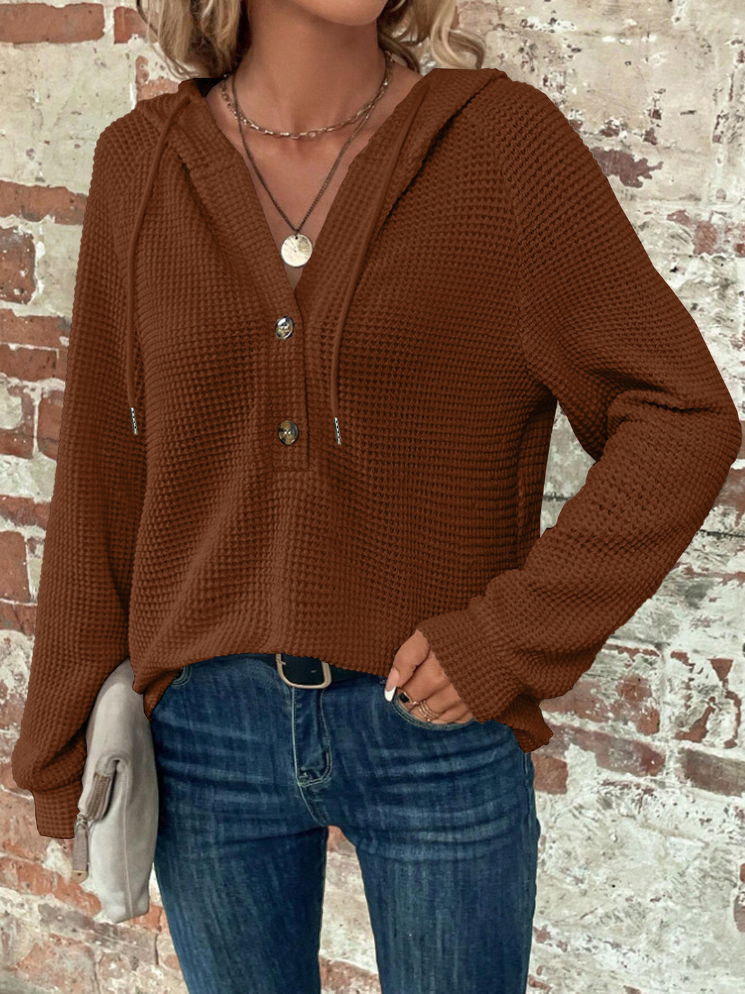 Casual hoodie for women with button details and structured fabric Lune London