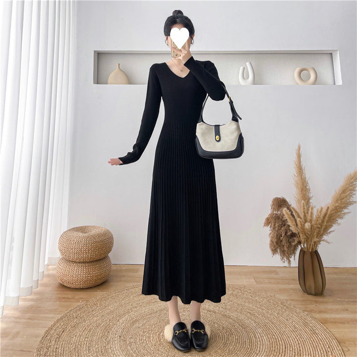 Robe maxi femme avec texture côtelée et élégant col V Chic & Stil