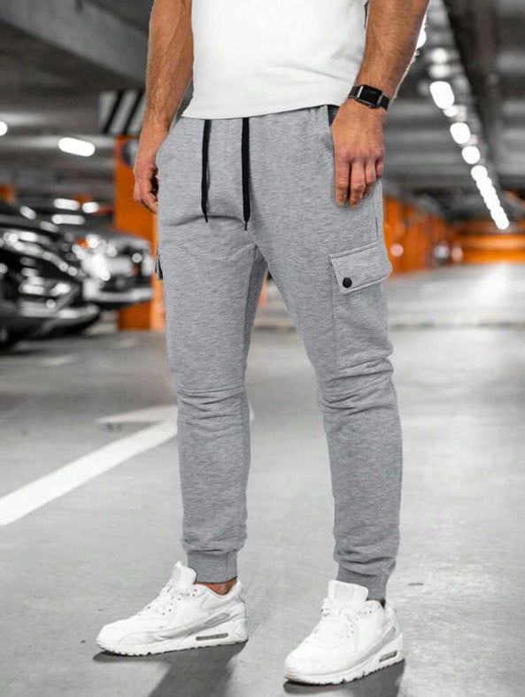 Cargo sweatpants for men with versatile pockets and modern cut Lune London