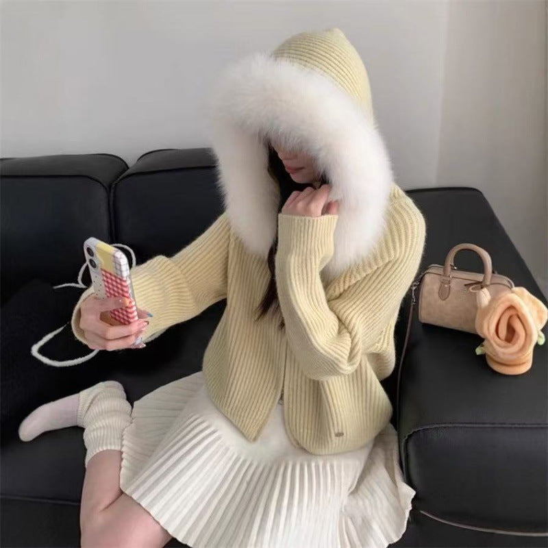 Veste en tricot côtelé douce pour femmes avec col en fourrure luxueuse Chic & Stil