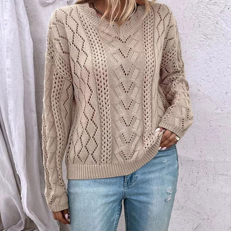 Pullover tricoté pour femmes avec des structures en maille raffinées et décolleté en V Chic & Stil