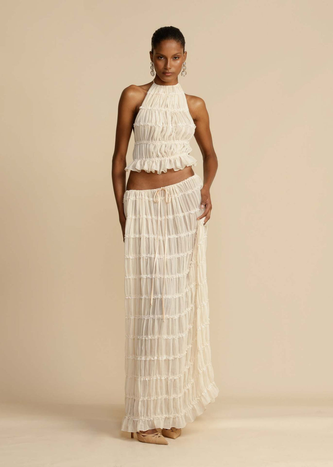 Maxi dress for women with gathered bodice and elegant cut at the waist Chic & Stil