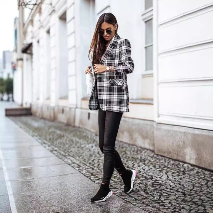 Checked blazer for women with a fitted cut and trendy details Lune London