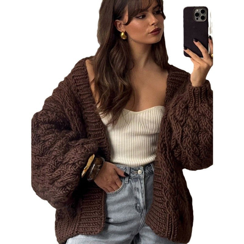 Thick knit jacket for women with an oversized fit and elegant braided patterns Lune London