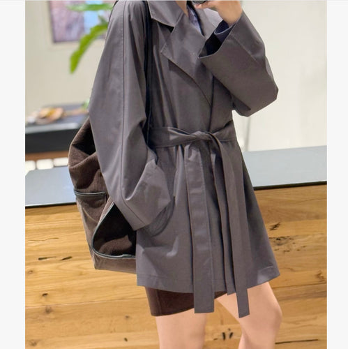 Oversized women's trench coat with double elegant closure and side pockets Lune London
