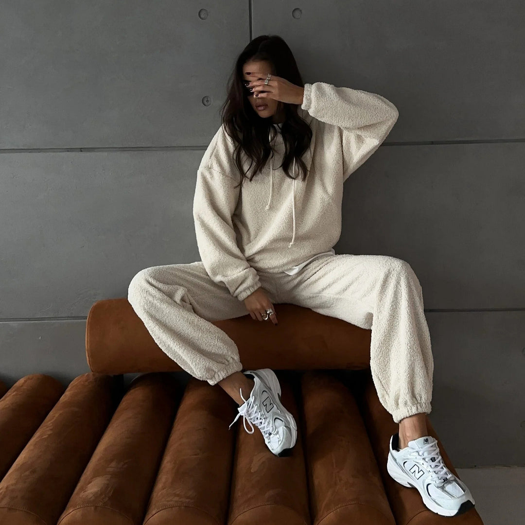 Ladies comfortable and stylish sweat set Lune London