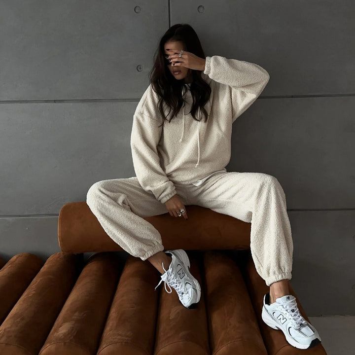 Ladies comfortable and stylish sweat set Lune London