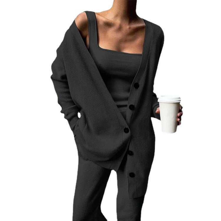 Women’s knitted jacket with a relaxed fit and practical pockets Lune London