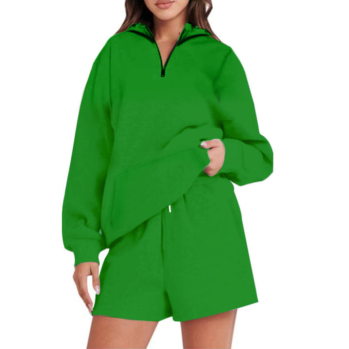 Casual hoodie for women with short zipper and practical pockets Lune London