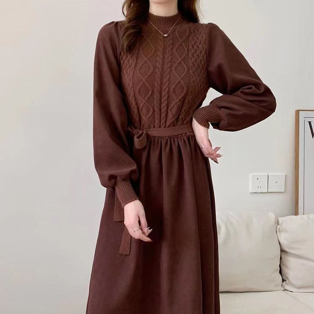 Robe tricotée pour femmes avec des manches volumineuses et un haut structuré Chic & Stil