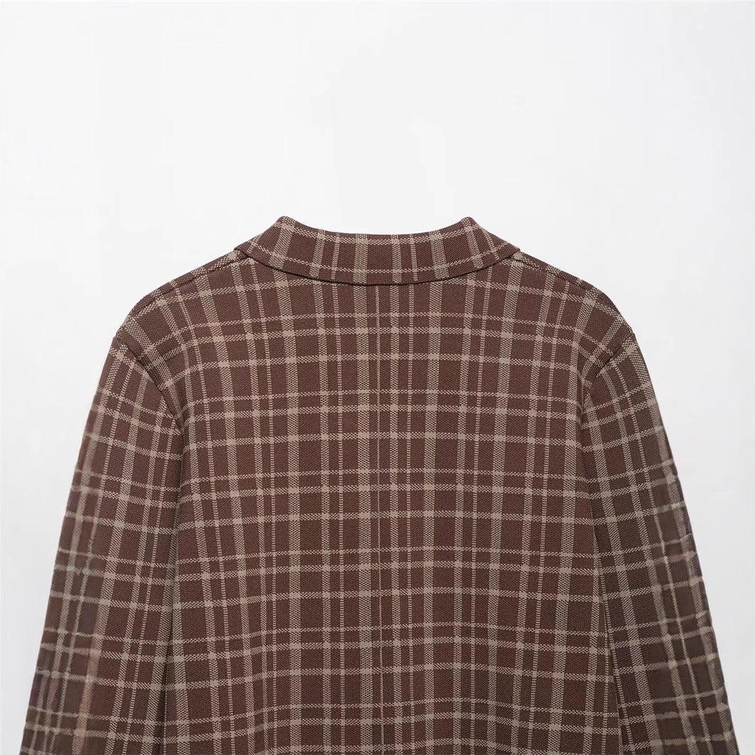 Short checkered jacket for women with large patched pockets and elegant button details Lune London