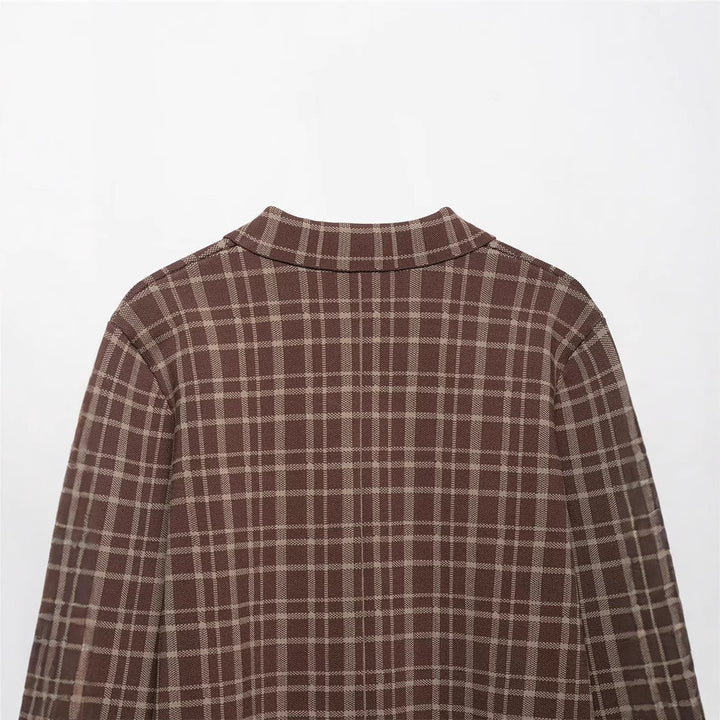 Short checkered jacket for women with large patched pockets and elegant button details Lune London