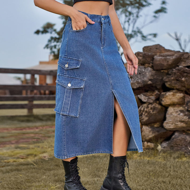 Cargo skirt for women with practical pockets and high cut Lune London