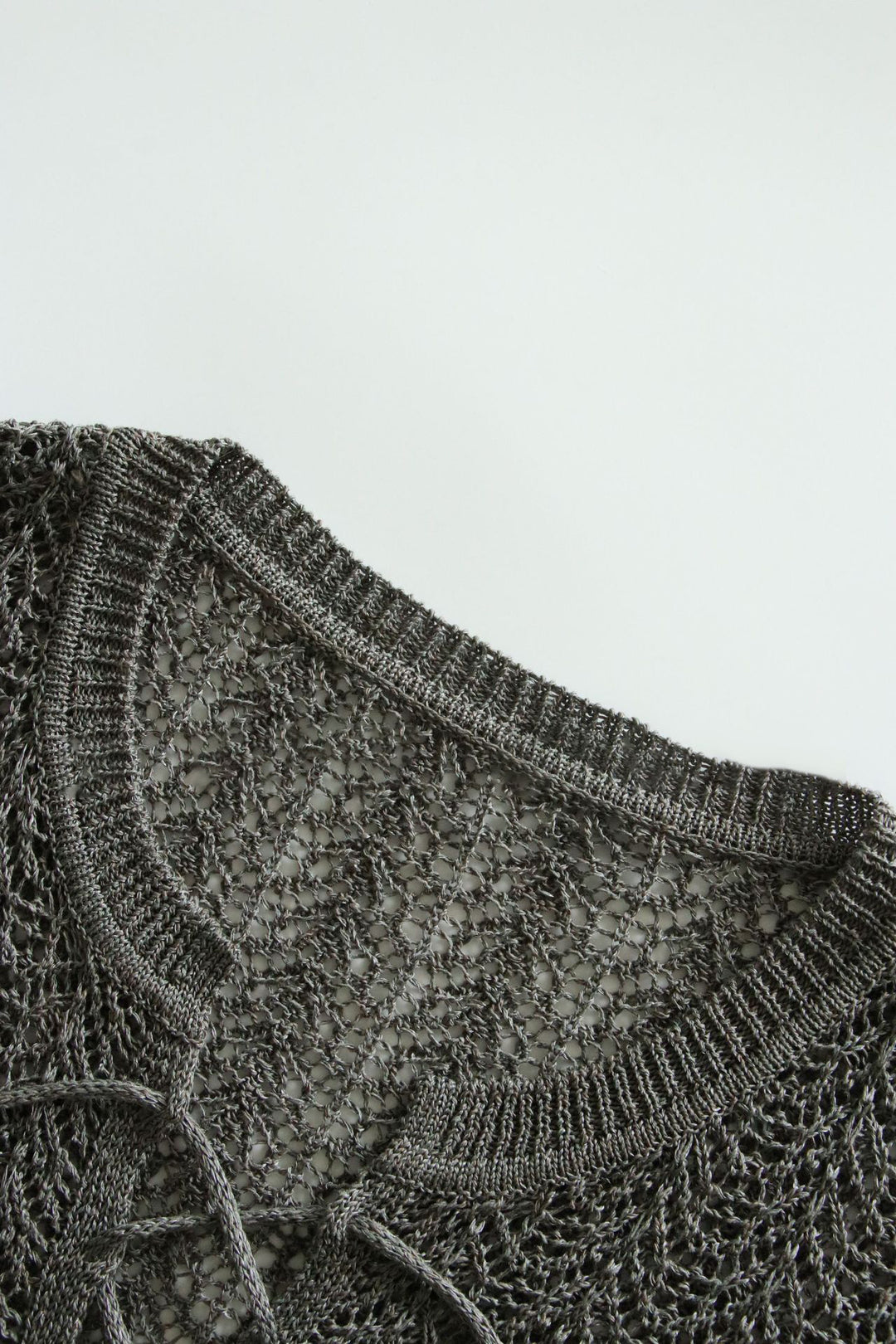 Pull décontracté en tricot aéré pour femmes avec un col sophistiqué Chic & Stil