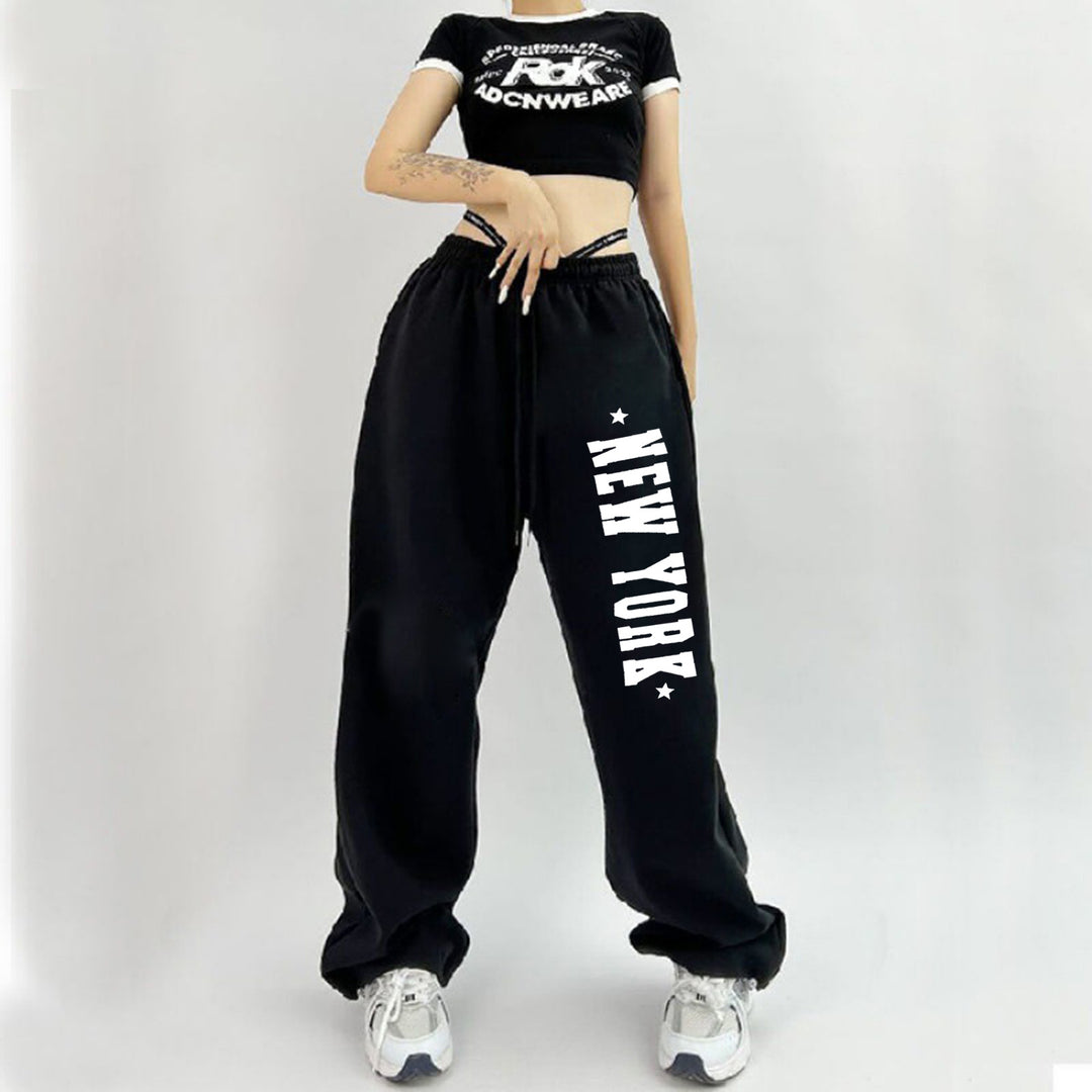 Women's Comfortable Sports Pants with Practical Cut and Print Chic & Stil