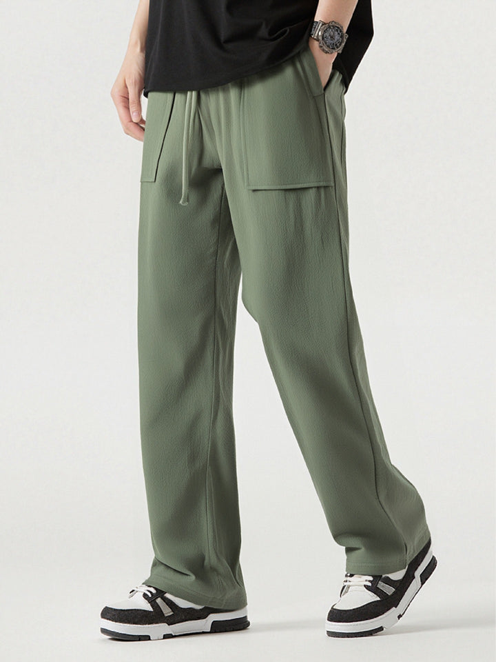 Casual cargo pants for men with practical pockets and elastic waist Lune London