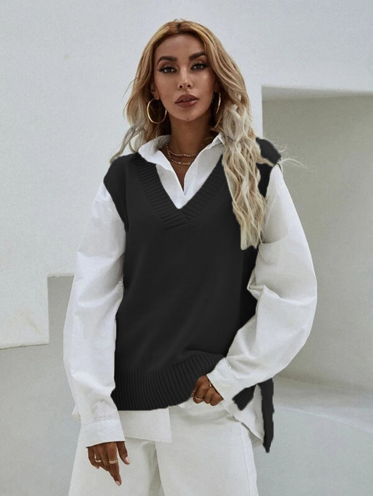 Knitted women's vest with a V-neck and elegant ribbed texture Lune London