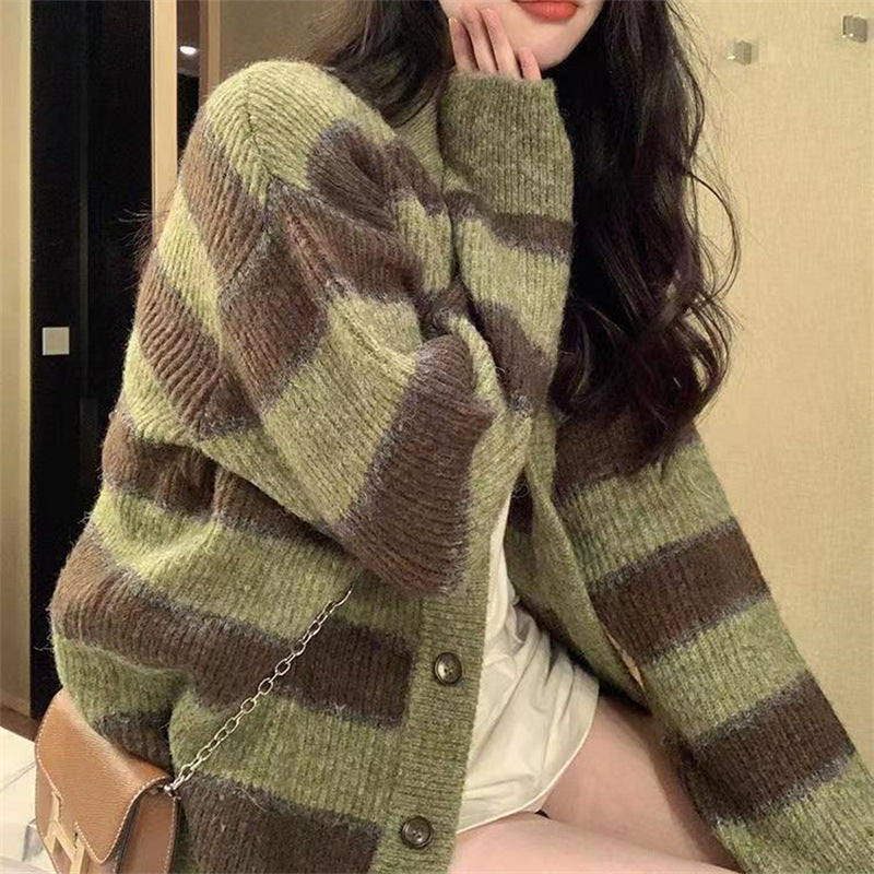 Women thick knit cardigan with a trendy striped pattern and a relaxed fit Lune London