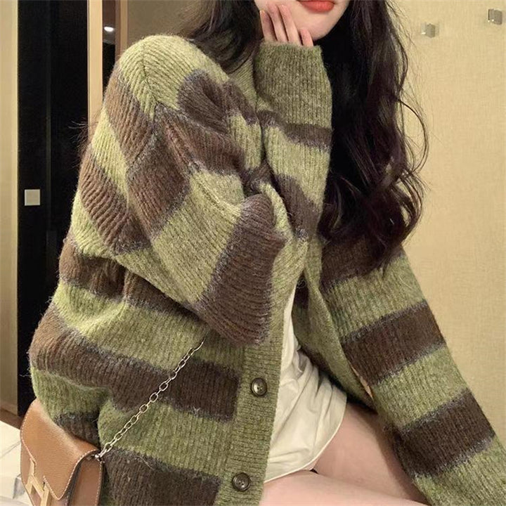 Women thick knit cardigan with a trendy striped pattern and a relaxed fit Lune London