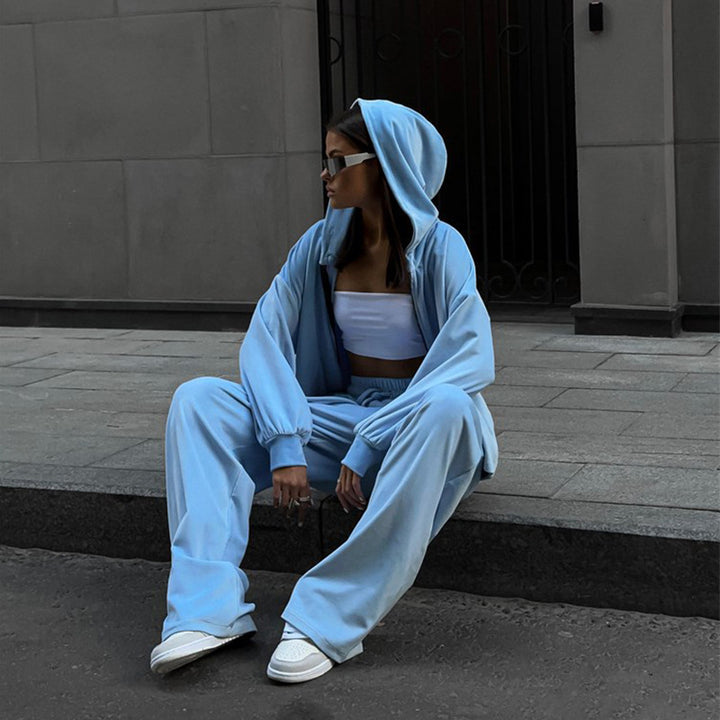Women's sporty lounge set with a loose fit and pockets Lune London