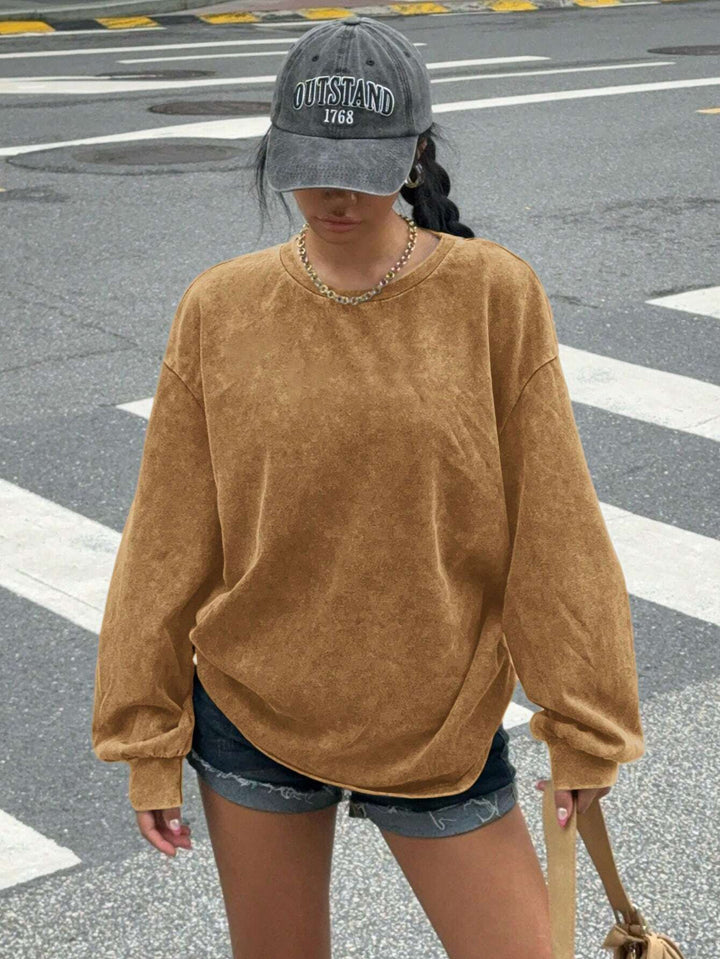 Casual sweatshirt for women with oversized fit and soft material Lune London