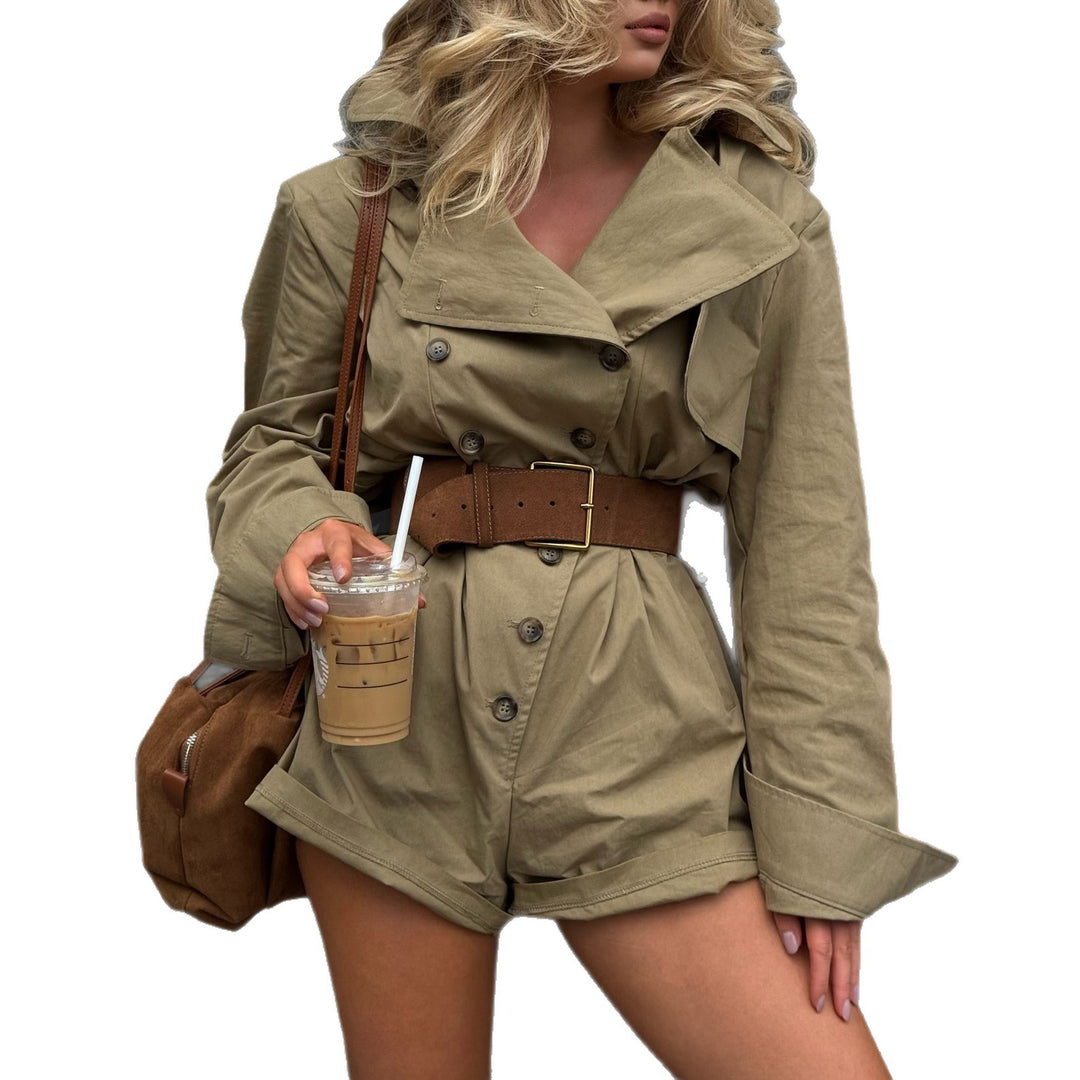 Short women’s jacket with belt and button closure Lune London