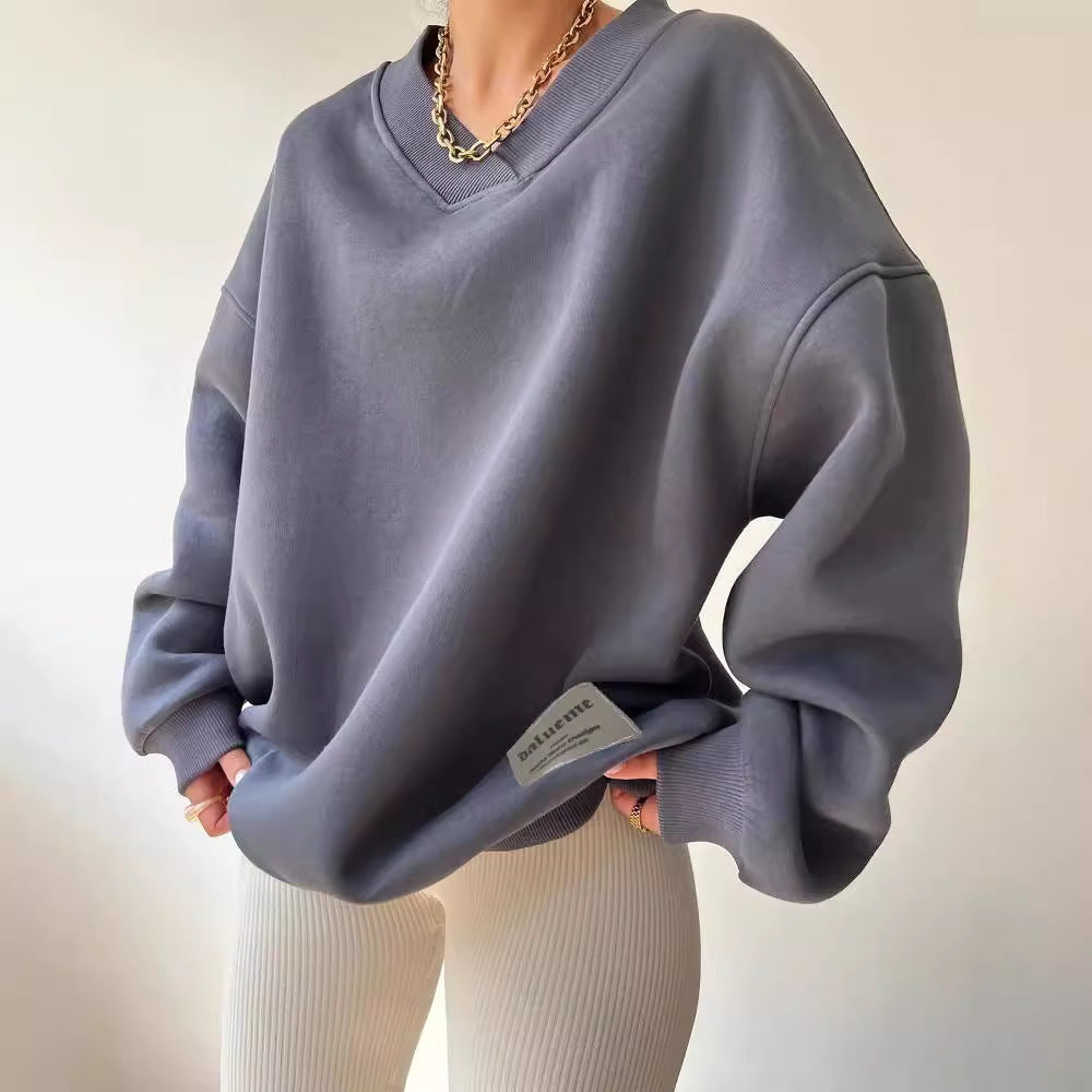Oversized sweatshirt for women with V-neck and comfortable fit Lune London