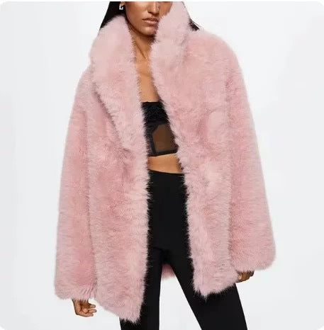 Luxurious faux fur coat for women in a loose fit Lune London
