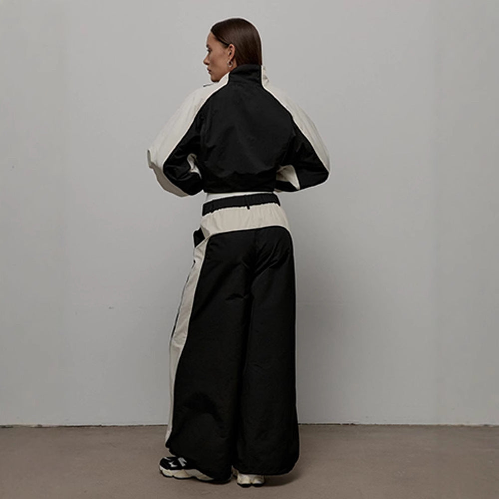 Women's sporty jacket with high collar and zipper Chic & Stil