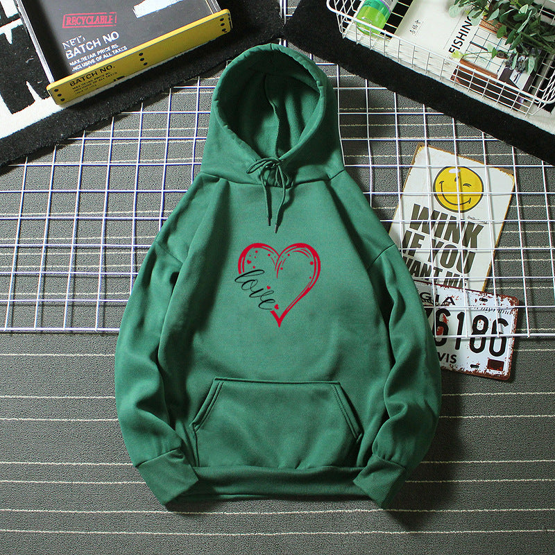 Women's hoodie with romantic heart design and high-quality fleece Chic & Stil