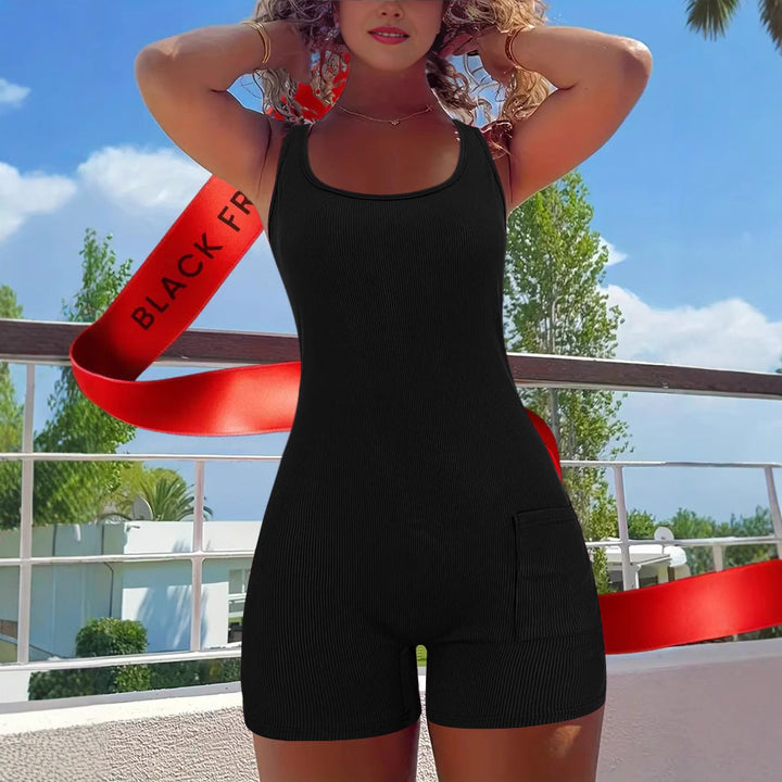 Casual women's jumpsuit with a fitted cut and a handy side pocket Chic and Style