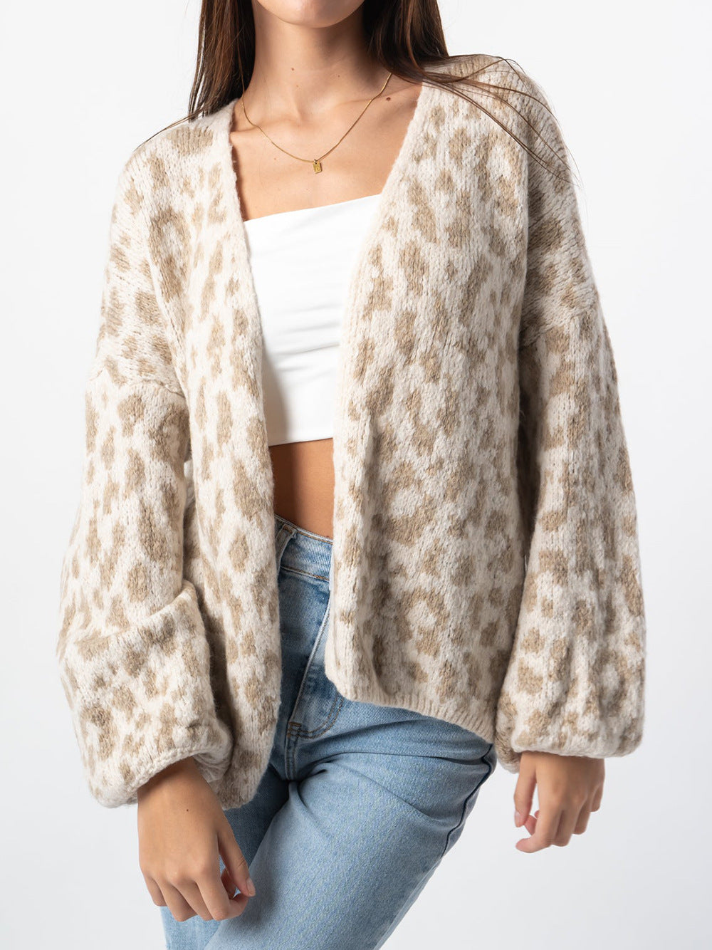 Women's Chunky Knit Cardigan with Stylish Leopard Pattern and Comfortable Oversized Details Lune London