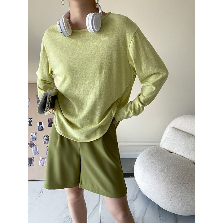 Women's casual long sleeve top made of breathable material Chic & Stil