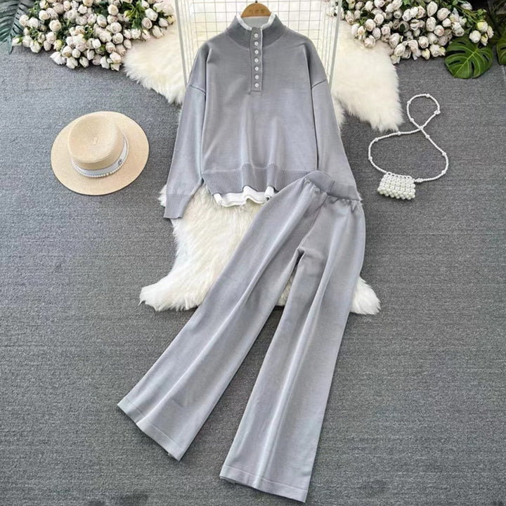 Women’s loungewear set with high ribbed structure and button details Lune London
