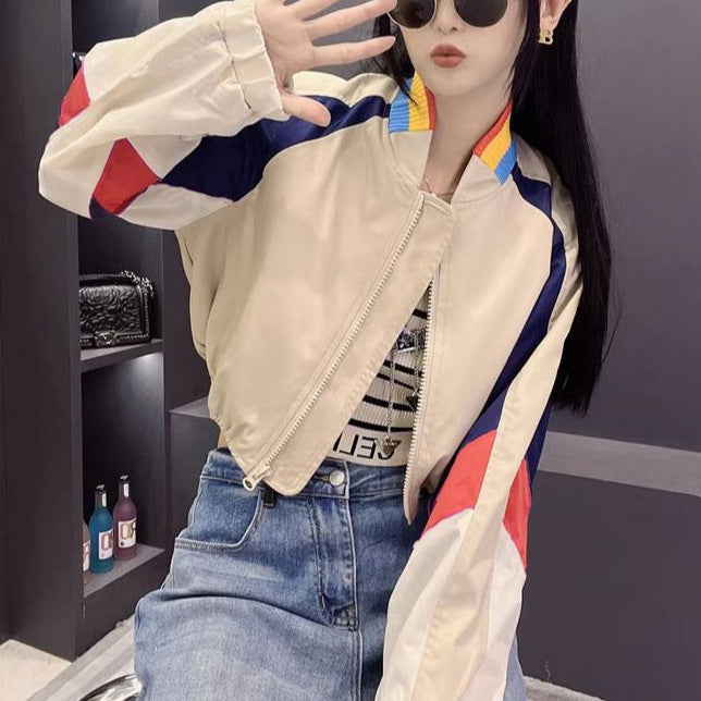 Veste bomber à la mode pour femmes avec des accents colorés Chic & Stil