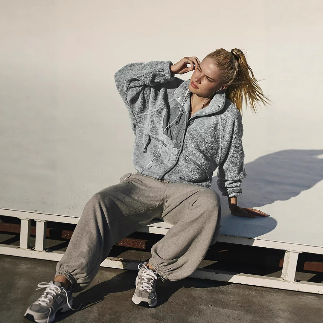 Elegant and comfortable fleece jacket for women Lune London