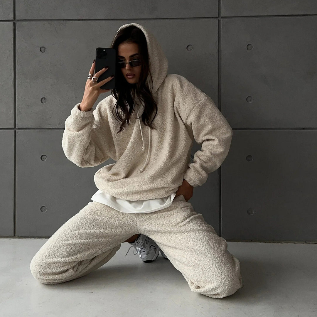Ladies comfortable and stylish sweat set Lune London