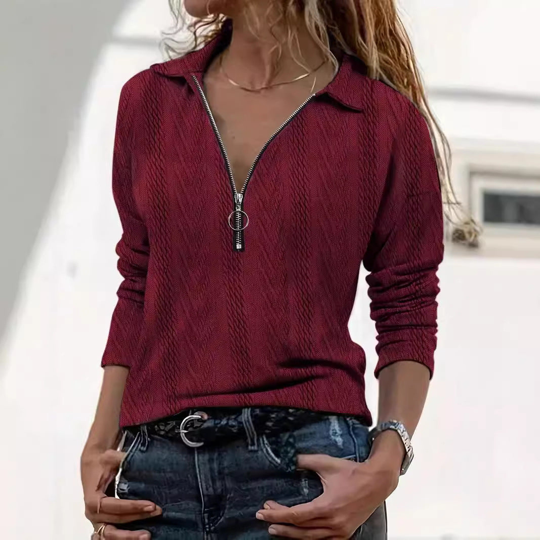 Knit sweater for women with a discreet ribbed structure and a short zipper Lune London