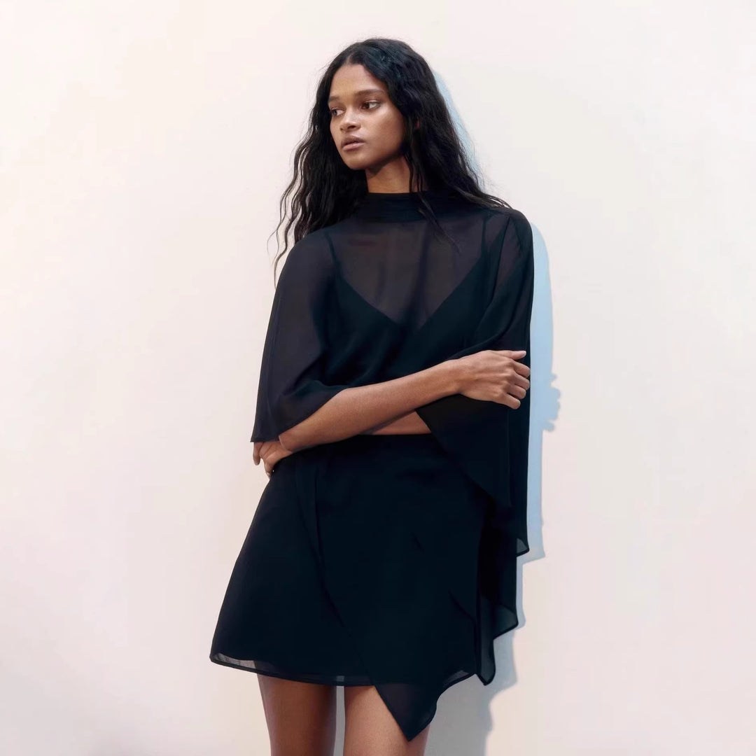 Women's elegant chiffon tunic with asymmetric cut and flowing design Chic & Stil