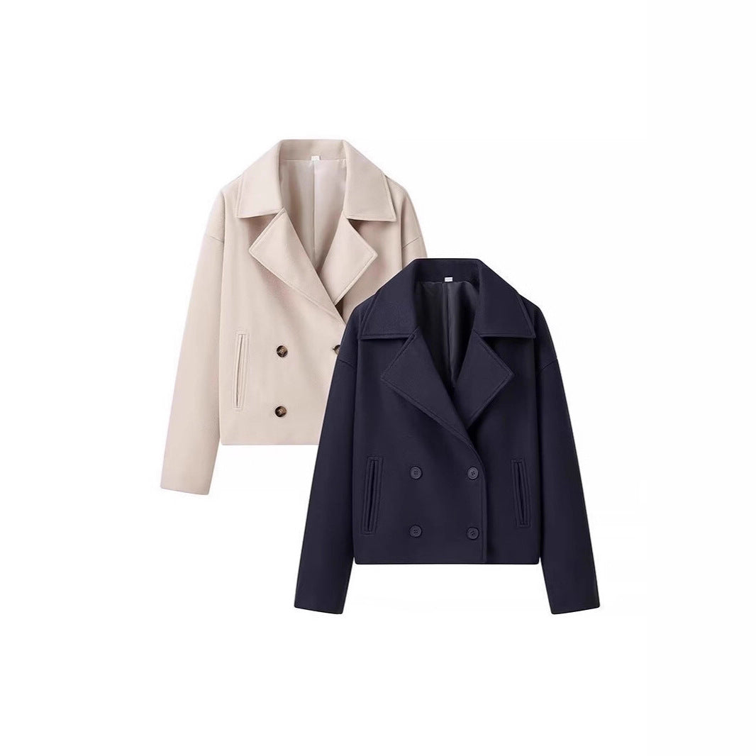 Ladies elegant short jacket in a casual style double-breasted Lune London