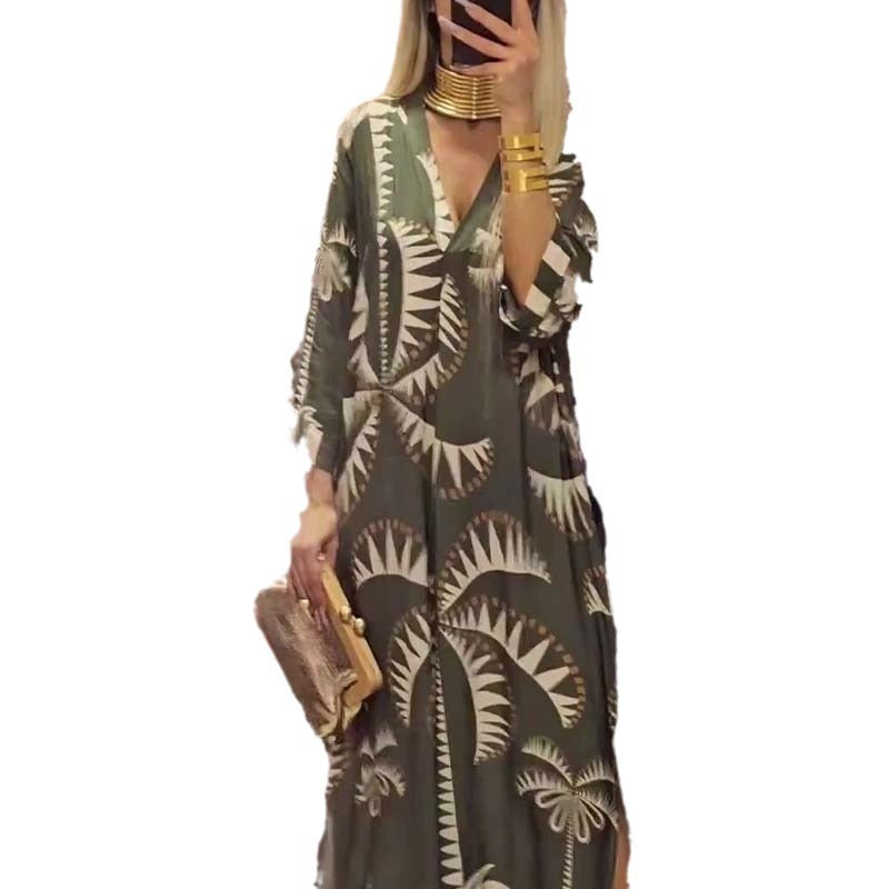 Maxi dress for women with a loose fit and trendy palm tree pattern Lune London
