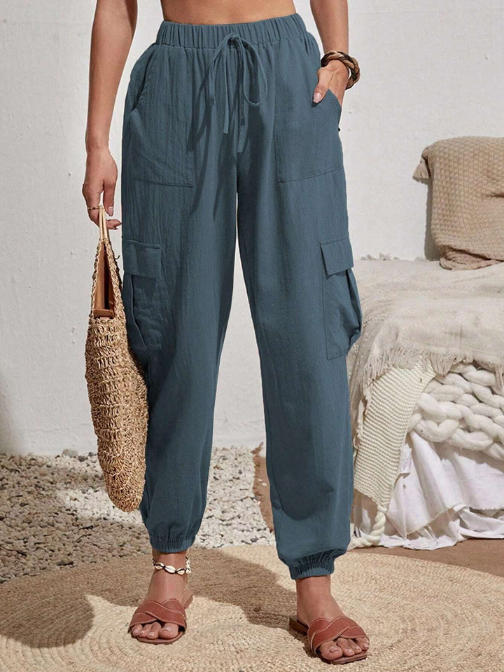 Casual cargo pants for women with elastic waist and practical pockets Lune London