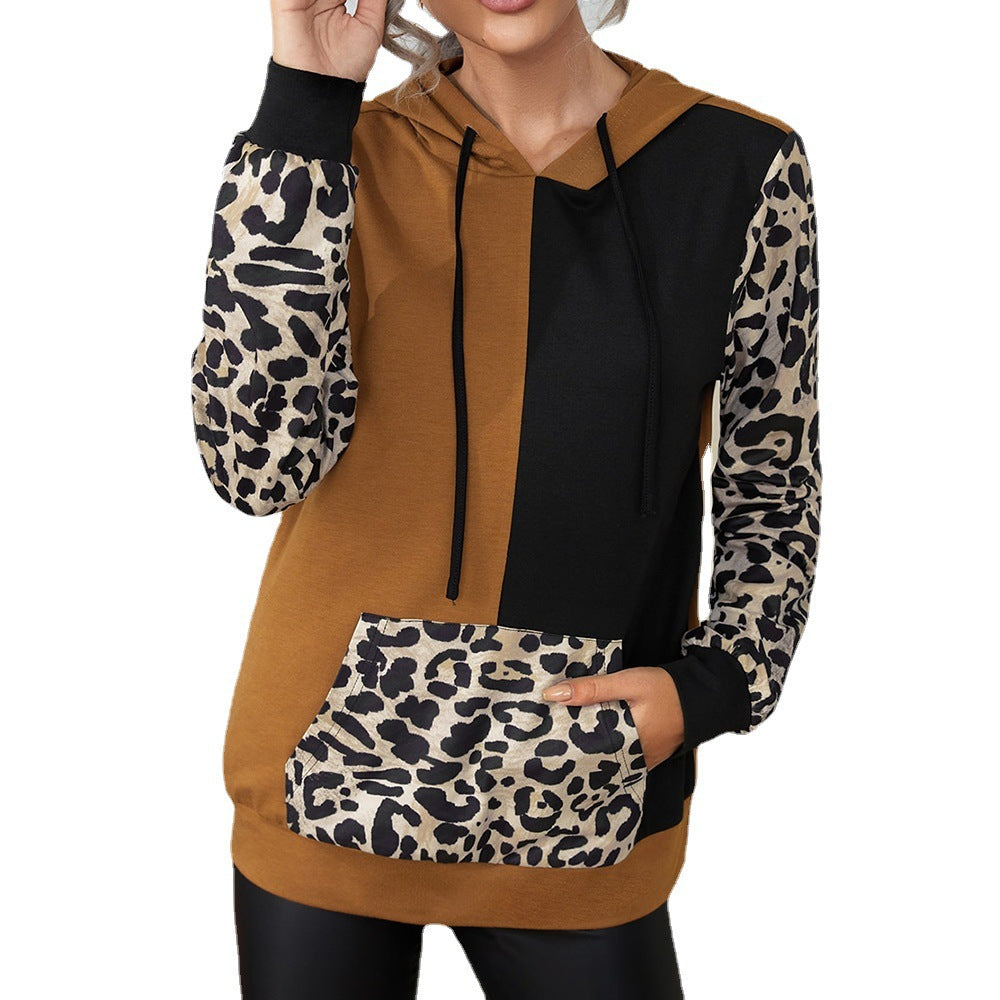 Women's hoodie with a striking leopard print and a chic color block design